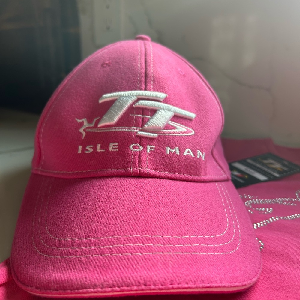 Original Isle of Man (IoM) Road Races Base cap hot pink